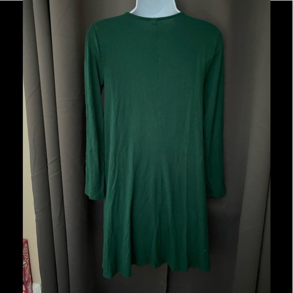 Green dress - Picture 2 of 3